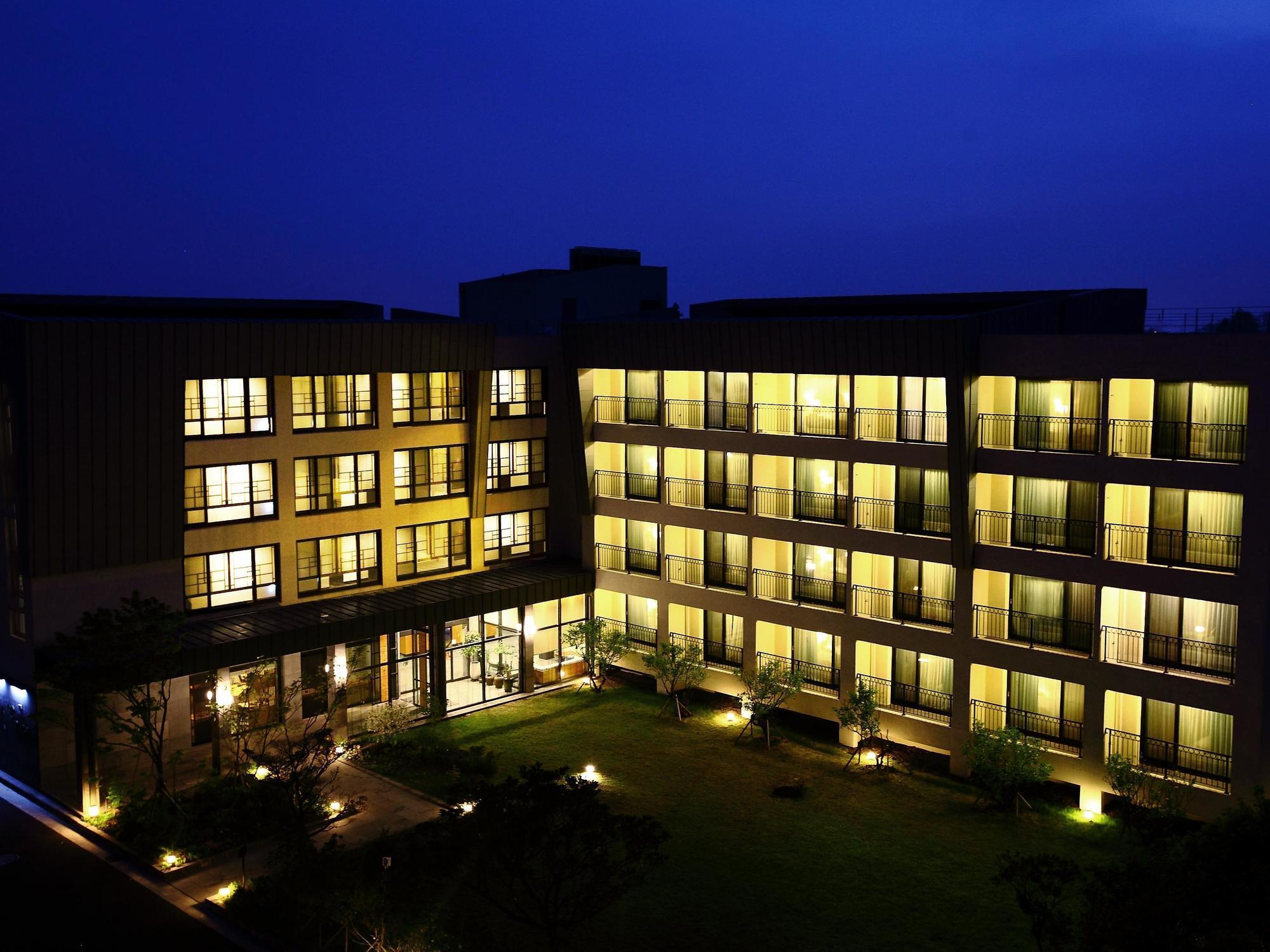 Illeinn Hotel Szogüpho Kültér fotó