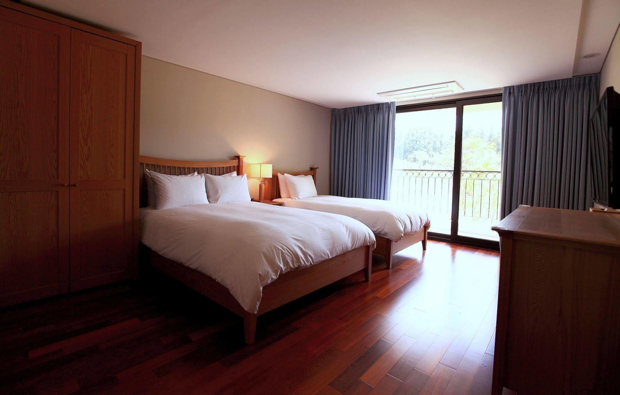 Illeinn Hotel Szogüpho Kültér fotó